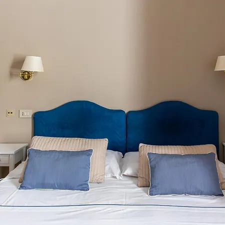 Punta Nord Est Hotel 3*
