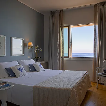 Hotel Punta Nord Est