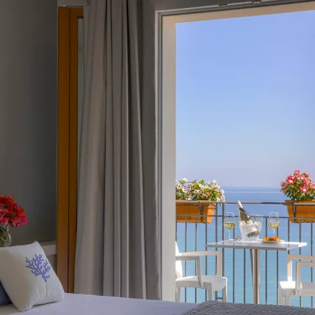 Punta Nord Est Hotel
