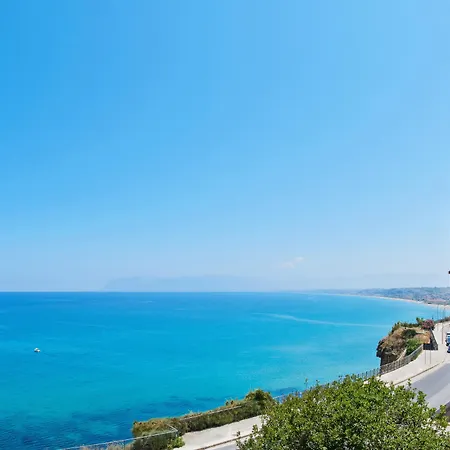 Punta Nord Est Hotel 3*