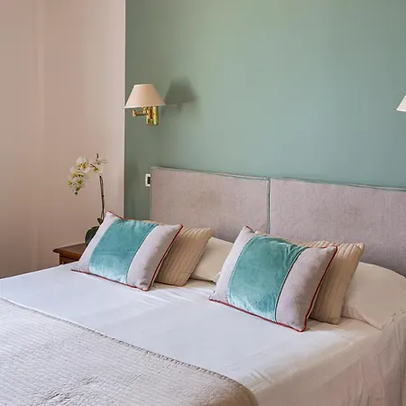 Punta Nord Est Hotel 3*