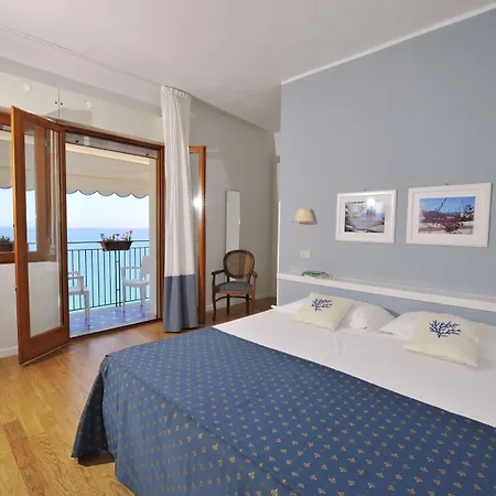 Hotel Punta Nord Est