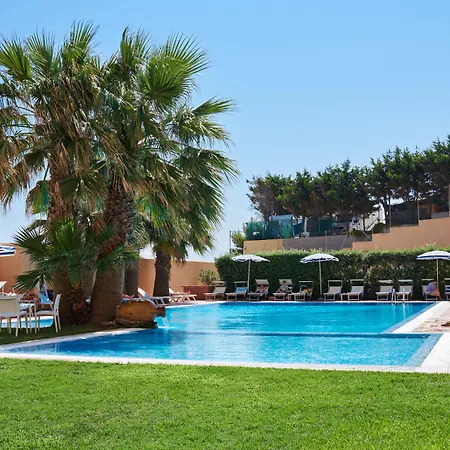 Punta Nord Est Hotel 3*