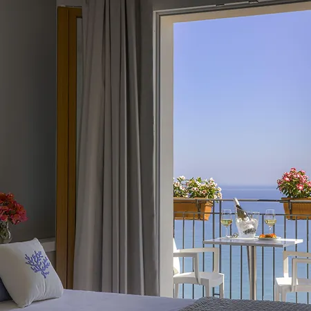 Punta Nord Est Hotel