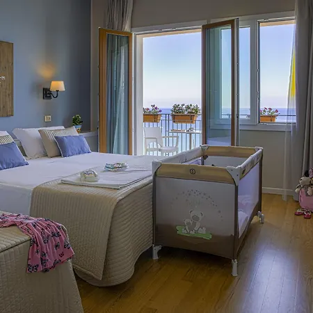 Hotel Punta Nord Est 3*
