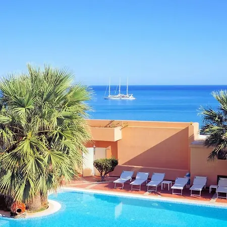 Punta Nord Est Hotel 3*