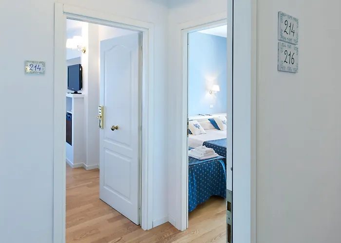 Punta Nord Est מלון 3*