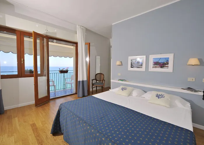 מלון Punta Nord Est