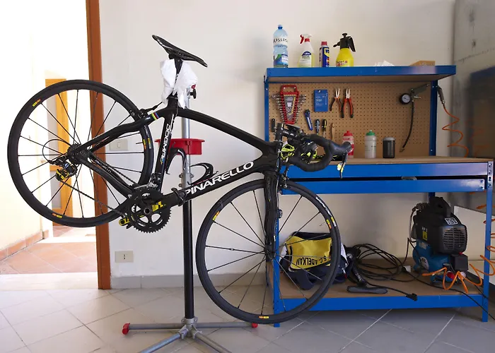 מלון Punta Nord Est 3*