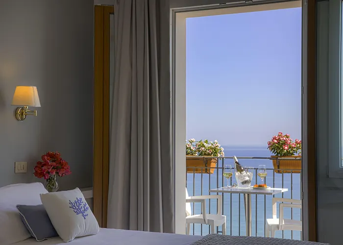 Punta Nord Est מלון