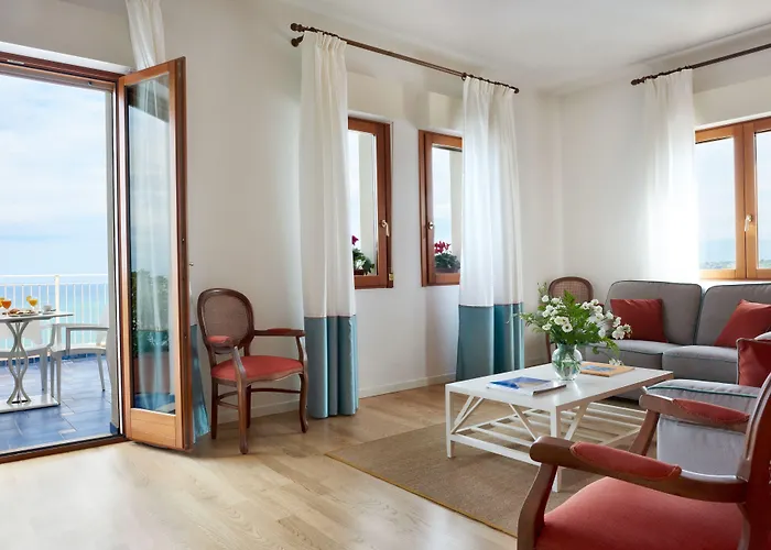 מלון Punta Nord Est