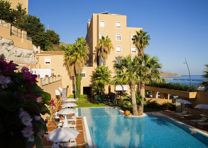 מלון Punta Nord Est